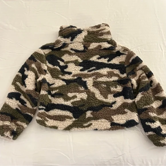 Wild Fable Camo Sherpa Pullover - Picture 4 of 5